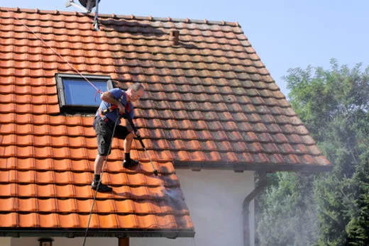 Demossing střechy - pokyny pro kutily a přehled nákladů
Demossing střechy - pokyny pro kutily a přehled nákladů