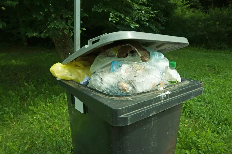 
  Odložite preostali otpad »Morate računati s tim troškovima
