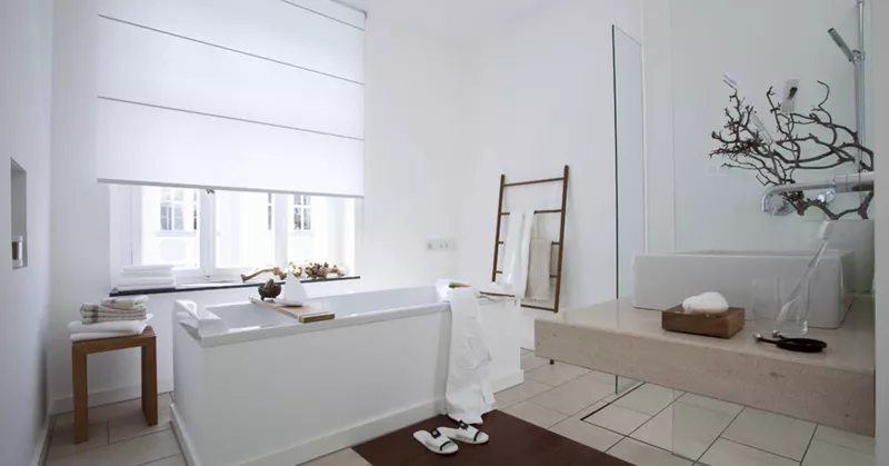 Protecția confidențialității pentru fereastra băii: 6 sfaturi creative - Your-Best-Home.net
Protecția confidențialității pentru fereastra băii: 6 sfaturi creative - Your-Best-Home.net
