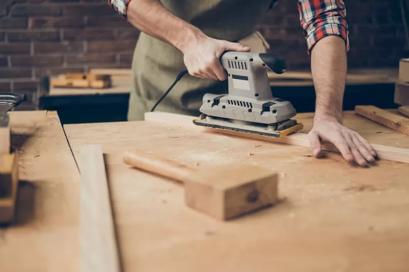 
  Levigare il legno: ecco come ottenere un risultato perfetto
