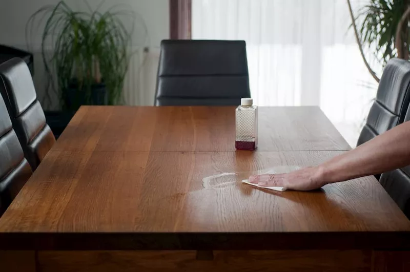 Mantenimiento de muebles de madera: medio adecuado para diversas superficies de madera
Mantenimiento de muebles de madera: medio adecuado para diversas superficies de madera